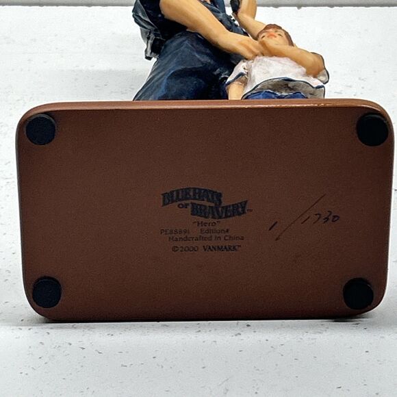 Rare Vintage 2000 Vanmark Blue Hats of Bravery “Hero” #1/1730 Collector Plate - Picture 7 of 7